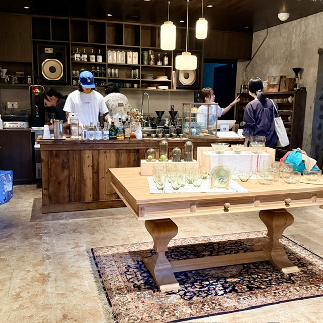 Coffee bar & Shop coin — Tokyo